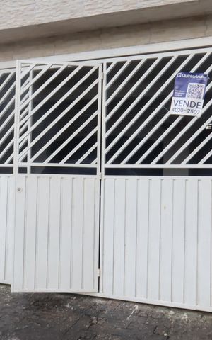 Casa para alugar com 210m², 2 quartos e 3 vagasFachada e portão