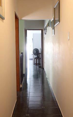Casa para alugar com 210m², 2 quartos e 3 vagasCorredor piso superior