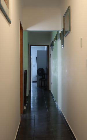 Casa para alugar com 210m², 2 quartos e 3 vagasCorredor piso superior