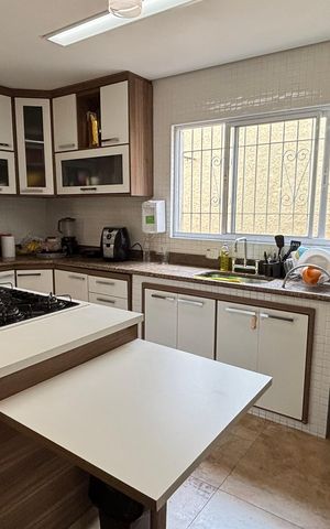 Casa à venda com 300m², 4 quartos e 5 vagas