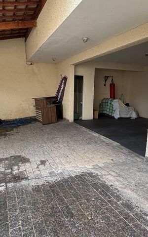 Casa à venda com 300m², 4 quartos e 5 vagas