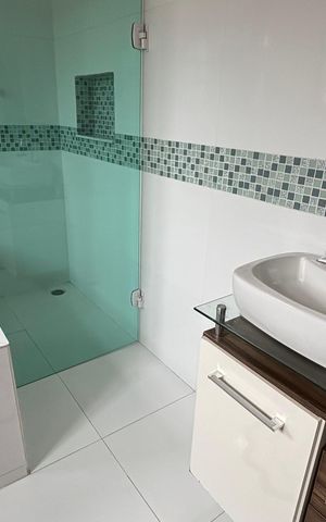 Casa à venda com 300m², 4 quartos e 5 vagas