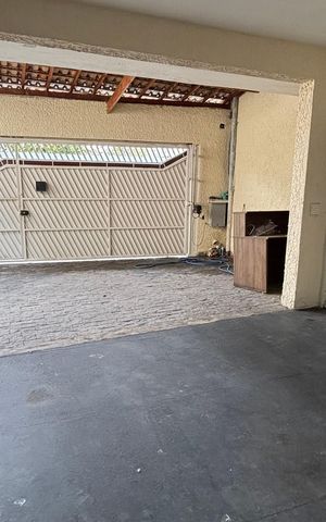 Casa à venda com 300m², 4 quartos e 5 vagas