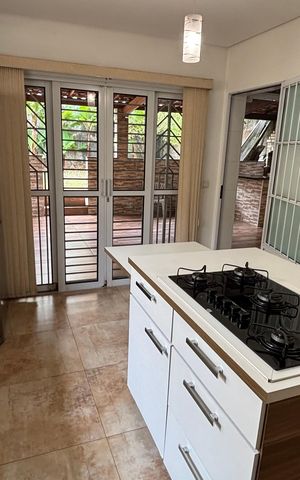 Casa à venda com 300m², 4 quartos e 5 vagas