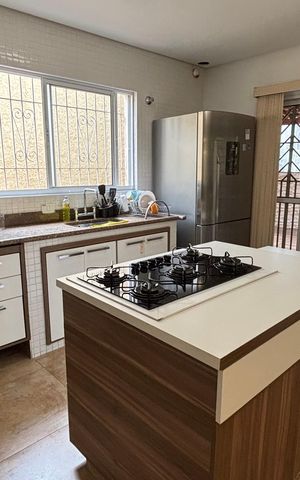 Casa à venda com 300m², 4 quartos e 5 vagas