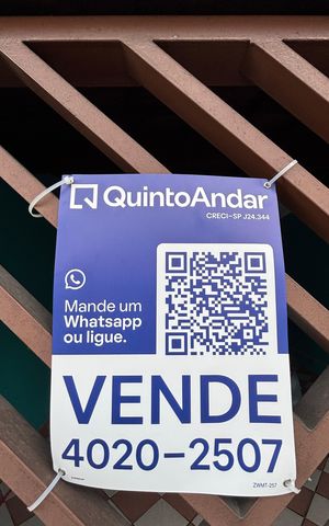 Casa à venda com 393m², 3 quartos e 2 vagas Casa à venda com 393m², 3 quartos e 2 vagasFachada