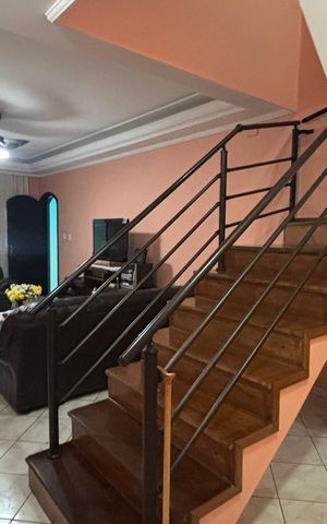 Casa à venda com 393m², 3 quartos e 2 vagas Casa à venda com 393m², 3 quartos e 2 vagasSala