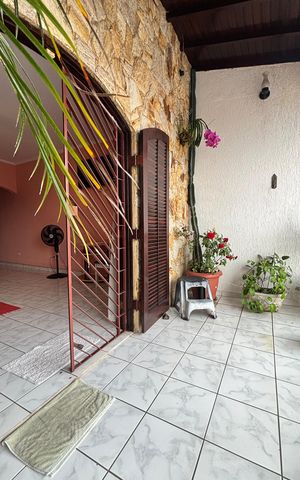Casa à venda com 393m², 3 quartos e 2 vagas Casa à venda com 393m², 3 quartos e 2 vagasSuite Varanda