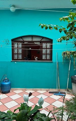 Casa à venda com 393m², 3 quartos e 2 vagas Casa à venda com 393m², 3 quartos e 2 vagasQuintal - Area de Serviço
