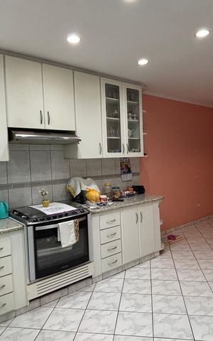 Casa à venda com 393m², 3 quartos e 2 vagas Casa à venda com 393m², 3 quartos e 2 vagasCozinha