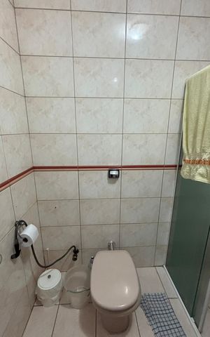 Casa à venda com 393m², 3 quartos e 2 vagas Casa à venda com 393m², 3 quartos e 2 vagasBanheiro