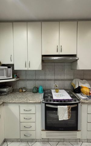 Casa à venda com 393m², 3 quartos e 2 vagas Casa à venda com 393m², 3 quartos e 2 vagasCozinha