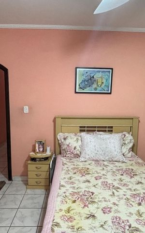 Casa à venda com 393m², 3 quartos e 2 vagas Casa à venda com 393m², 3 quartos e 2 vagasQuarto 2