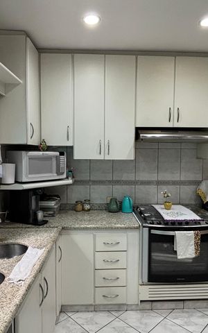 Casa à venda com 393m², 3 quartos e 2 vagas Casa à venda com 393m², 3 quartos e 2 vagasCozinha