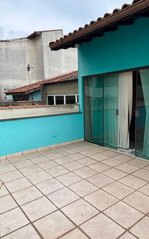 Casa à venda com 393m², 3 quartos e 2 vagas Casa à venda com 393m², 3 quartos e 2 vagasSótão - Sala Tv - Varanda