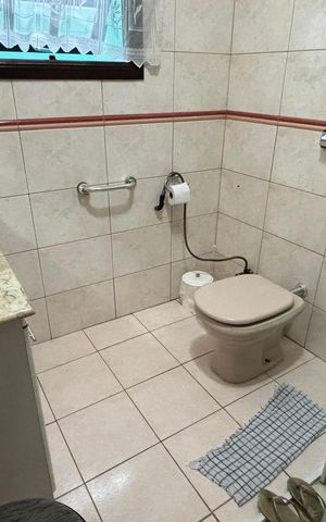 Casa à venda com 393m², 3 quartos e 2 vagas Casa à venda com 393m², 3 quartos e 2 vagasBanheiro