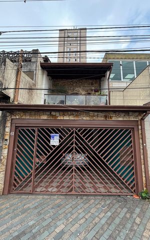 Casa à venda com 393m², 3 quartos e 2 vagas Casa à venda com 393m², 3 quartos e 2 vagasFachada