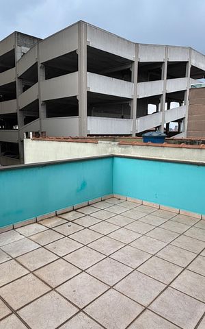 Casa à venda com 393m², 3 quartos e 2 vagas Casa à venda com 393m², 3 quartos e 2 vagasSótão - Sala Tv - Varanda