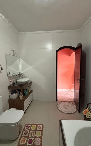 Casa à venda com 393m², 3 quartos e 2 vagas Casa à venda com 393m², 3 quartos e 2 vagasBanheiro da Suíte
