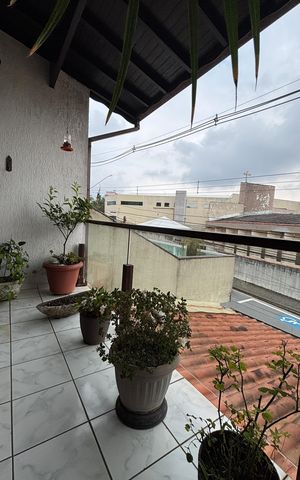 Casa à venda com 393m², 3 quartos e 2 vagas Casa à venda com 393m², 3 quartos e 2 vagasSuite Varanda