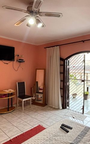 Casa à venda com 393m², 3 quartos e 2 vagas Casa à venda com 393m², 3 quartos e 2 vagasSuite