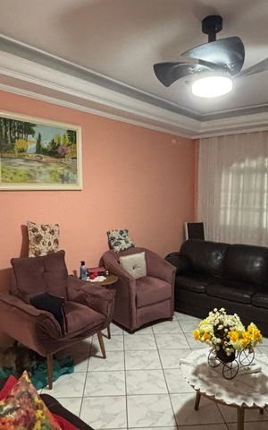 Casa à venda com 393m², 3 quartos e 2 vagas Casa à venda com 393m², 3 quartos e 2 vagasSala