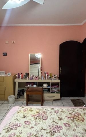 Casa à venda com 393m², 3 quartos e 2 vagas Casa à venda com 393m², 3 quartos e 2 vagasQuarto 2