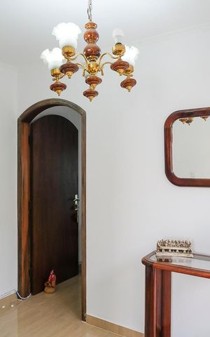 Casa à venda com 254m², 2 quartos e 4 vagasSala para os quartos