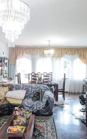 Casa à venda com 254m², 2 quartos e 4 vagasSala