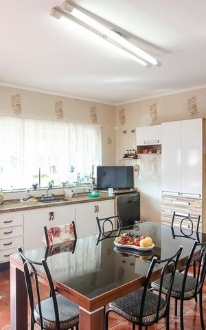 Casa à venda com 254m², 2 quartos e 4 vagasCozinha