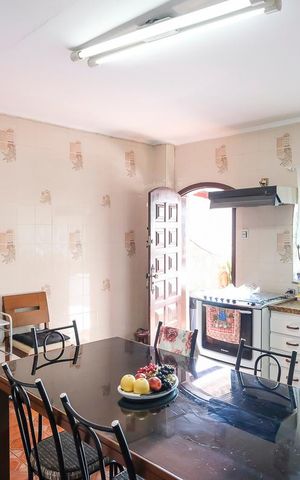 Casa à venda com 254m², 2 quartos e 4 vagasCozinha