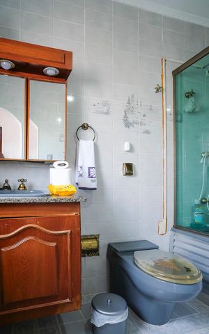 Casa à venda com 254m², 2 quartos e 4 vagasBanheiro da suíte 1