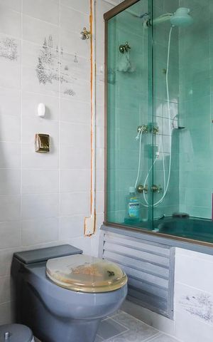 Casa à venda com 254m², 2 quartos e 4 vagasBanheiro da suíte 1