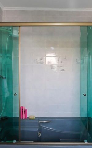 Casa à venda com 254m², 2 quartos e 4 vagasBanheiro da suíte 1