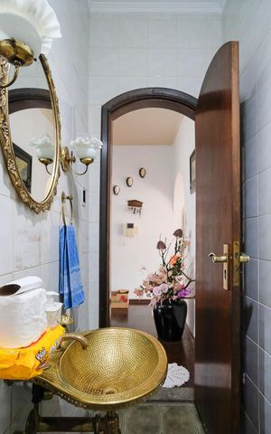 Casa à venda com 254m², 2 quartos e 4 vagasLavabo