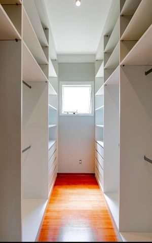 Apartamento para alugar com 139m², 3 quartos e 3 vagas Apartamento para alugar com 139m², 3 quartos e 3 vagasCloset