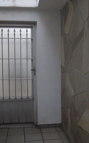Casa para alugar com 270m², 4 quartos e 3 vagasÁrea externa - Entrada Principal