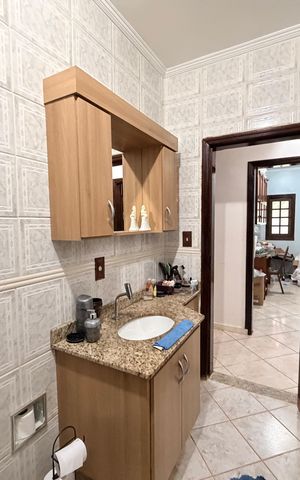 Casa à venda com 2802m², 10 quartos e 7 vagasBanheiro Social- Casa 1