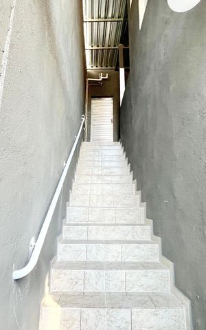 Apartamento para alugar com 65m², 2 quartos e 1 vaga Apartamento para alugar com 65m², 2 quartos e 1 vagaEscada