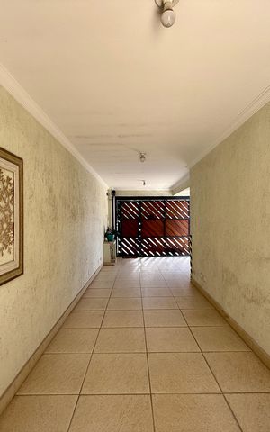 Casa à venda com 220m², 3 quartos e 4 vagas Casa à venda com 220m², 3 quartos e 4 vagasEntrada da casa