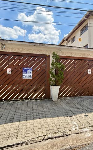 Casa à venda com 220m², 3 quartos e 4 vagas Casa à venda com 220m², 3 quartos e 4 vagasFachada