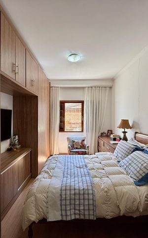 Casa à venda com 220m², 3 quartos e 4 vagas Casa à venda com 220m², 3 quartos e 4 vagasSuíte