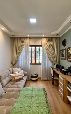 Casa à venda com 220m², 3 quartos e 4 vagas Casa à venda com 220m², 3 quartos e 4 vagasSala