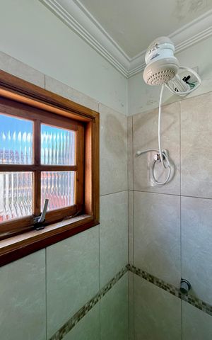 Casa à venda com 220m², 3 quartos e 4 vagas Casa à venda com 220m², 3 quartos e 4 vagasBanheiro Quarto de Hóspedes