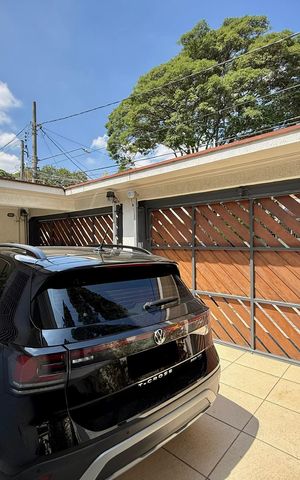 Casa à venda com 220m², 3 quartos e 4 vagas Casa à venda com 220m², 3 quartos e 4 vagasGaragem