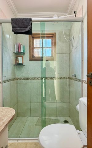 Casa à venda com 220m², 3 quartos e 4 vagas Casa à venda com 220m², 3 quartos e 4 vagasBanheiro Quarto de Hóspedes