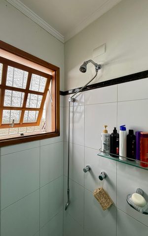 Casa à venda com 220m², 3 quartos e 4 vagas Casa à venda com 220m², 3 quartos e 4 vagasBanheiro Social