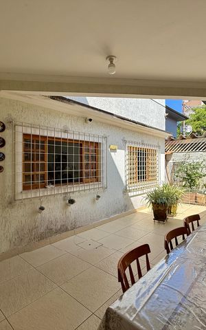 Casa à venda com 220m², 3 quartos e 4 vagas Casa à venda com 220m², 3 quartos e 4 vagasEspaço Gourmet