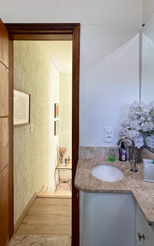 Casa à venda com 220m², 3 quartos e 4 vagas Casa à venda com 220m², 3 quartos e 4 vagasBanheiro Quarto de Hóspedes