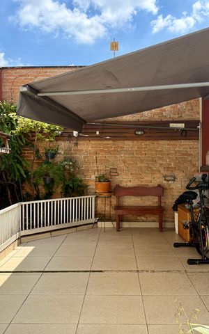 Casa à venda com 220m², 3 quartos e 4 vagas Casa à venda com 220m², 3 quartos e 4 vagasVista Suíte